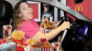 24 HORAS COMENDO COMIDA DE DRIVE THRU COM DESAFIOS EXTREMOS * Conseguimos? | Kathy Castricini