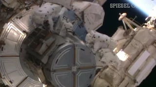Raus ins All: Alexander Gerst im ISS-Außeneinsatz | DER SPIEGEL