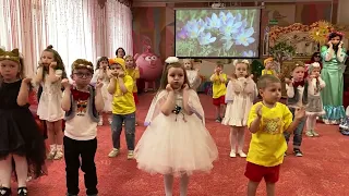 Танец "По улицам идет весна". Группа №9 "Ягодки" (с 4х до 5ти лет).
