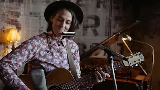 KERRYN FIELDS // MAMMA (LIVE AT BAKEHOUSE STUDIOS)