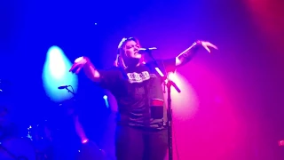 Elle King - "Chain Smokin, Hard Drinkin, Woman" Live, 11/17/16 Philly