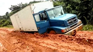 Amazing Truck Driving Skills | Extreme Truck Off Roads | Truck Stuck In Mud