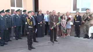 На честь героїв, які загинули на Сході України, встановили меморіальну дошку