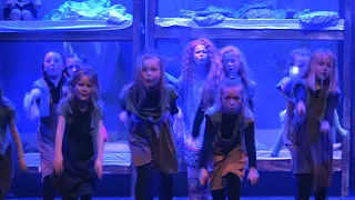 TheatreBox Stage School - Annie (Hard Knock Life)