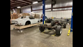 Body Lift Off Frame - C3 1972 Corvette