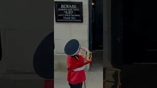 ADORABLE MOMENT LITTLE SOLDIER SALUTES GUARD 💂 | Horse Guards, Royal guard, Kings Guard, Horse