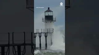 Huge waves crash into Michigan lighthouse