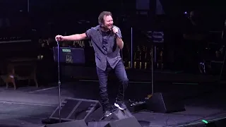 PEARL JAM  :  "Even Flow"  -  Gila River Arena / Arizona  (May 9, 2022)