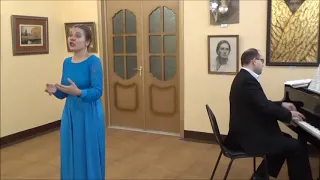 Мария Лукина поёт песню "Весна идёт"