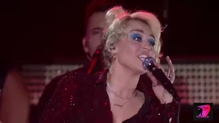 Miley Cyrus Wrecking Ball + Nothing Compares To You (COVER SINÉAD O'CONNOR)