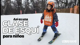 ¿Cómo es una clase de esquí para niños?