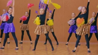 Hokey cokey dance. Танец на концерте к 8 марта