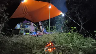 camping diguyur hujan deras ditepi sungai.berburu pemsi buat buah hati