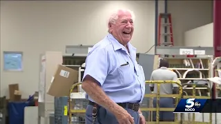 Nation’s senior letter carrier, in OKC his entire career, celebrates 70 years on the job