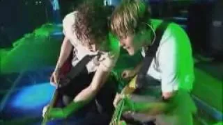 Mcfly - Ghostbusters LIVE SINGING! (Wembley)