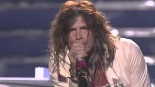 Steven Tyler performing Dream on Live on American Idol FInale