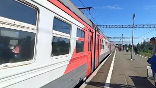 Посадка в электропоезд ЭТ2  - 003. (22.06.2020).