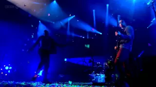 Coldplay (HD) - In My Place (Glastonbury 2011)