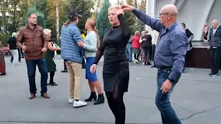 А МЫ ВЛЮБЛЁННЫЕ С ТОБОЙ! ТАНЦЫ ХАРЬКОВ УКРАИНА ОКТЯБРЬ 2023 #dance #kharkiv