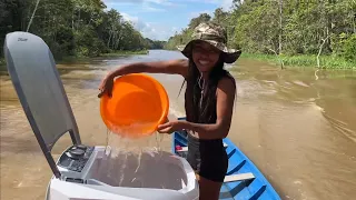 LIFE ON THE BOAT/10 hours of travel inside the rivers of the Amazon/Brazil.