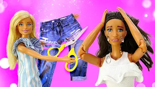 Barbie e Teresa estragam a roupa uma da outra! Vídeo com boneca Barbie para meninas