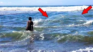 This Fisherman Didn't Realize Those Were Not Fish, Threw the Net, and Look at the Surprise He Go