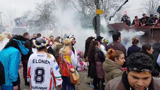 сегодня карнавал в Кёльне,район Wahn)