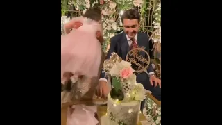 Minal khan cake cutting at valima with amal#aimankhan#minalkhan#muneebbutt#amal#shorts