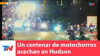 HUDSON: Una caravana de más de 100 motochorros aterroriza a un barrio privado y cometen robos piraña