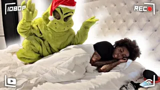 EXTREME GRINCH IN BED SCARE PRANK ON GIRLFRIEND!! 😨 * HILARIOUS *