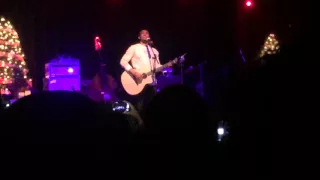 Jonathan McReynolds singing 'Oh Come Let Us Adore Him'