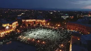 Бархатной революции исполняется год