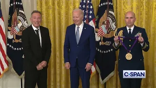 Bruce Springsteen Receives National Medal of Arts