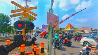 Random 3 Palang Pintu Perlintasan Kereta Api Di Semarang Jawa Tengah