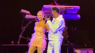 Babyface and Chante Moore Singing "Superwoman" Live