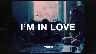 Snøw & Laeland - i'm in love but... (Lyrics)