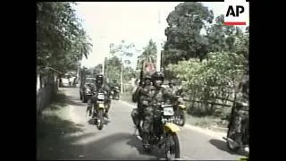 INDONESIA: ACEH: TROOPS ARRIVE IN SHOW OF FORCE