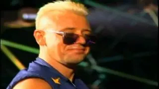 16 U2 Where the Streets Have No Name (ZOO TV Sydney 1993)