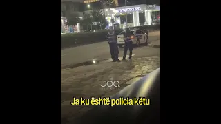 Tiranë/ Policët presin që vajzat me minifund të futen tek BMW e parkuar dysh dhe të ikin pa gjobë