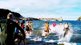 PORT ERIN 2021 NEW YEAR'S DAY DIP | Port Erin Beach 🇮🇲 isle of man