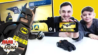 Папа Роб и Ярик играют в приложение The Lego Batman Movie