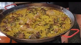 TYPICAL SPANISH PAELLA. STEP BY STEP