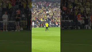Fenerbahçe’mizin yeni transferi Dominik Livakovic Fenerbahçe-Twente maçı öncesi taraftar karşısında!