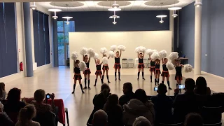 Pom Pom Girls