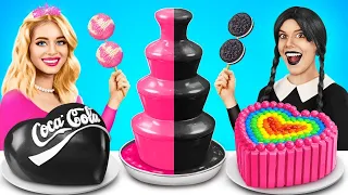 Wandinha Addams vs Barbie: Desafio Culinário | Desafio Alimentar Rosa vs Preto por YUMMY JELLY