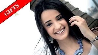 Sanaya Irani's Exclusive Gift Segment