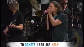 121212 SANDY RELIEF CONCERT - ROGER WATERS AND EDDIE VEDDER - COMFORTABLY NUMB