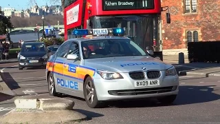 Classic Metropolitan Police car responding - Hyper-yelp siren!