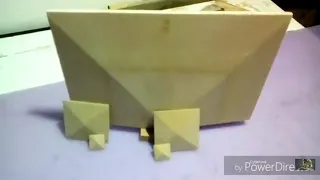 Пирамидки в столярной мастерской .