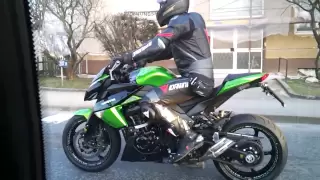 Kawasaki Z1000 2011  vs. Porsche 911 Turbo